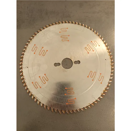 CMT Orange Chrome Super Körfűrészlap profil listákra - D250x3,0 d30 Z80 HW (Használt)