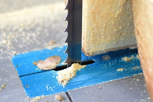 Hogyan kell helyesen kiválasztani a fűrészszalagot